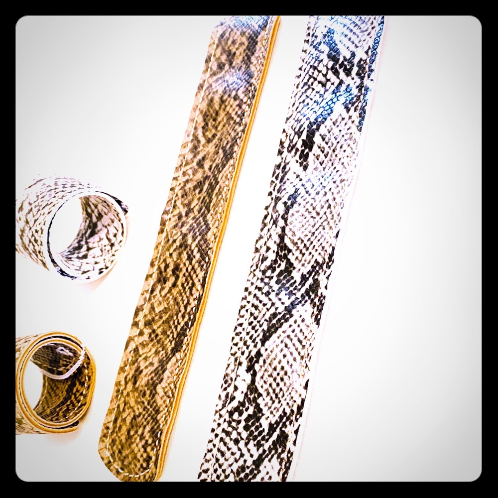 Snake print faux leather slap bracelets 😍